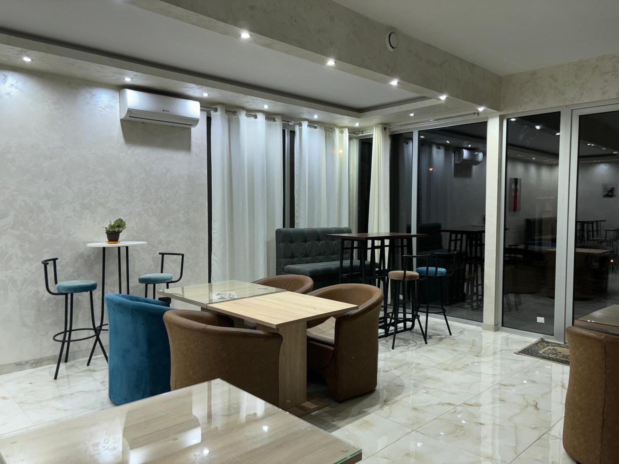 Gas Otel Belgrad Exterior foto